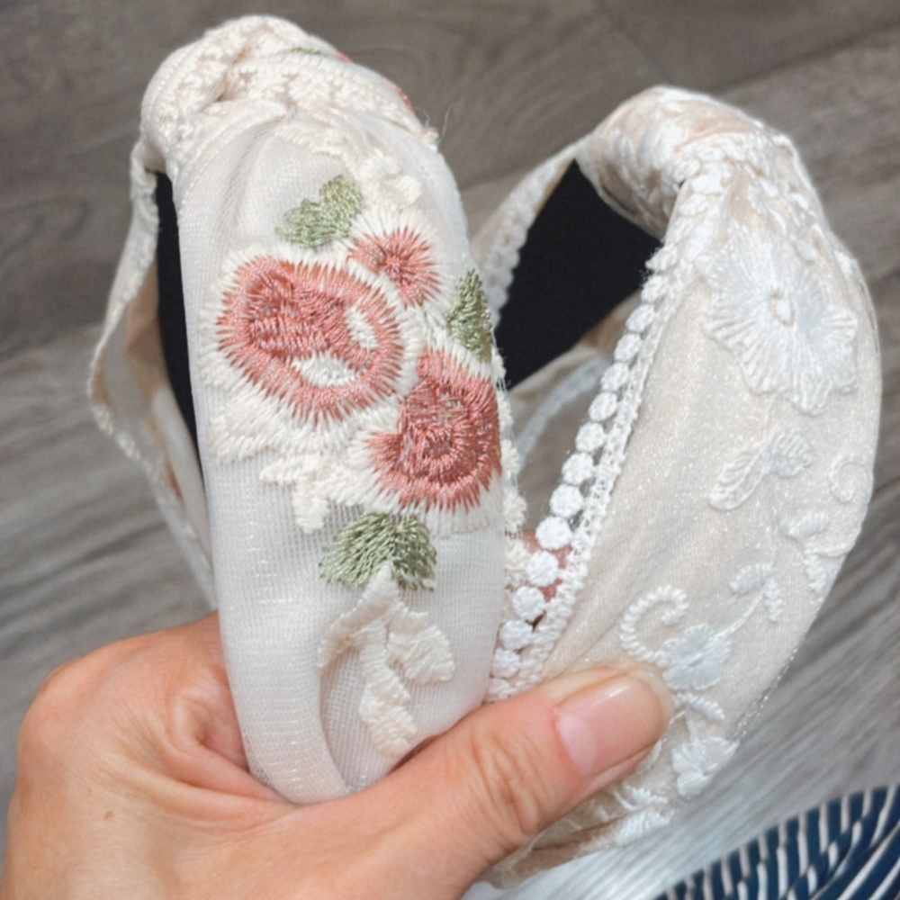 Boho Floral Lace Romantic Headband - Picture 4 of 13